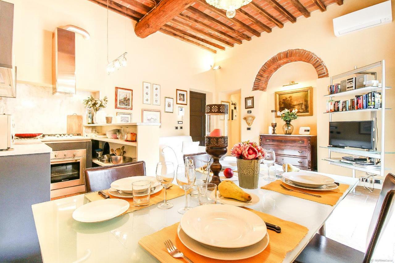 Apartment Guinigi With Private Courtyard Lucca Exterior foto
