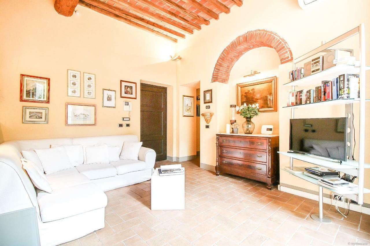 Apartment Guinigi With Private Courtyard Lucca Exterior foto